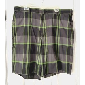 Izod Pfx Shorts Men's 38 Gray Green Plaid Flat Front Bermuda Performance Golf